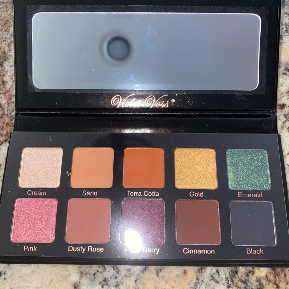 Brand new Violet Voss palette